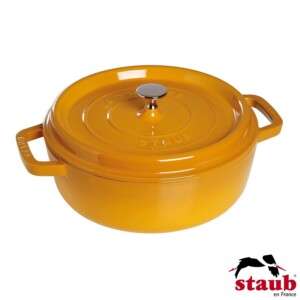 Caçarola Redonda Baixa 26cm Mostarda Staub La Cocotte de Ferro Fundido