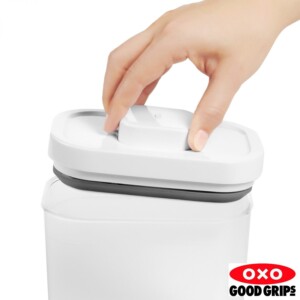 Pote Retangular 1,6 litro Oxo Pop Softworks com Fechamento Hermético