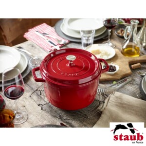 Caçarola Redonda Alta 24cm Cereja Staub La Cocotte de Ferro Fundido