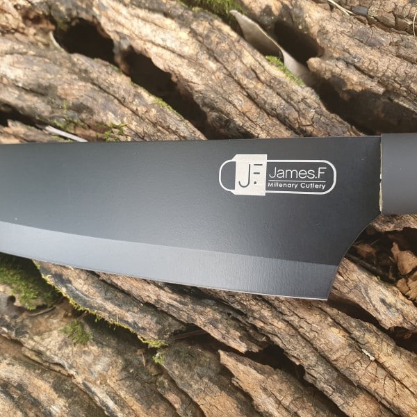 Faca Chef James.F Black Wood 20cm de Aço Inox e Resina Siliconada